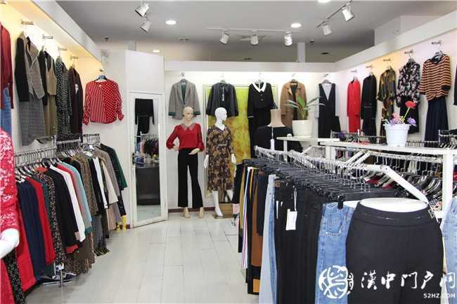 運(yùn)達(dá)九龍商城負(fù)一樓商戶(hù)對(duì)運(yùn)達(dá)批發(fā)市場(chǎng)感謝贈(zèng)旗！