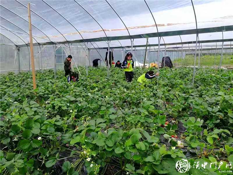  揚百年榮光·看紅色天漢 ——網絡媒體重走紅軍路主題采訪走進鎮巴縣黎壩鎮