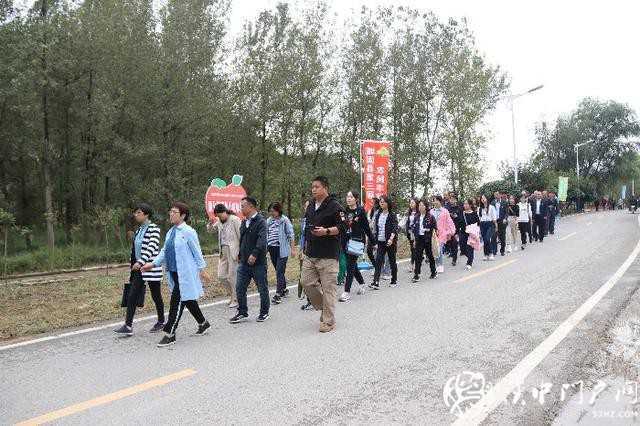 漢中市醫(yī)保局聯(lián)合開展消費扶貧和團隊建設活動