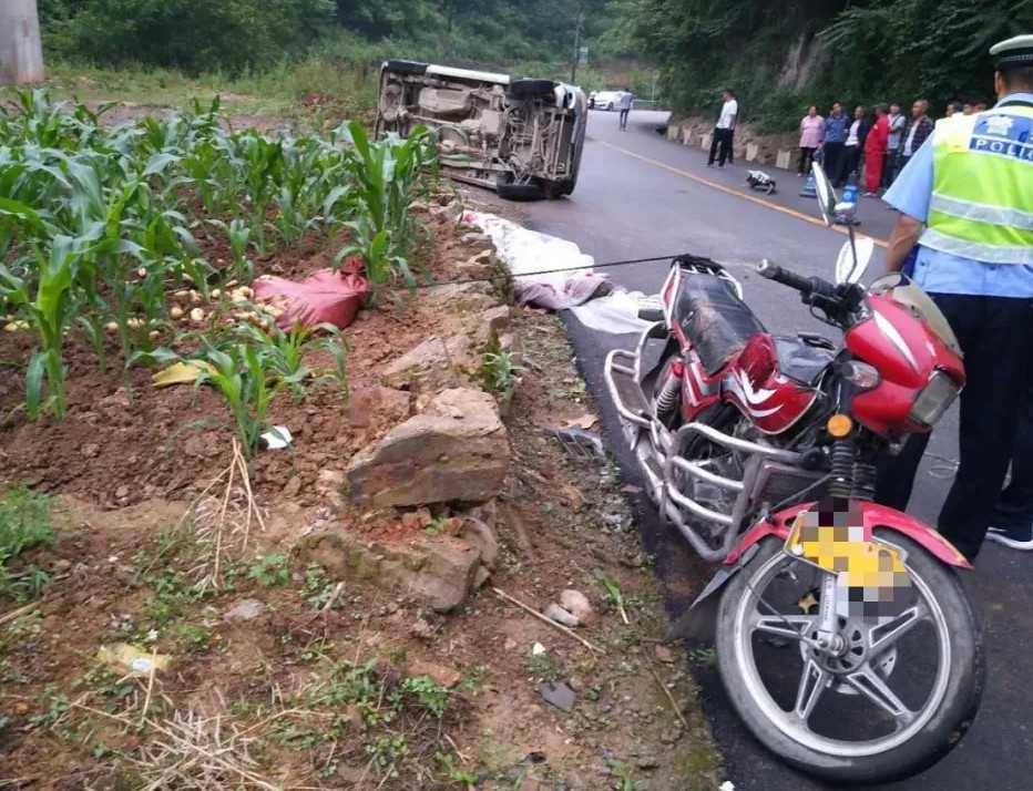 漢中寧強一面包車路滑失控，致路邊農戶當場死亡！