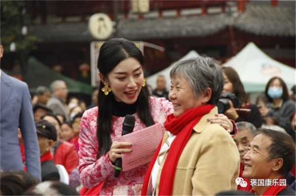 情濃重陽 老少同樂——褒國(guó)康樂園重陽演唱會(huì)”在褒國(guó)古鎮(zhèn)舉行