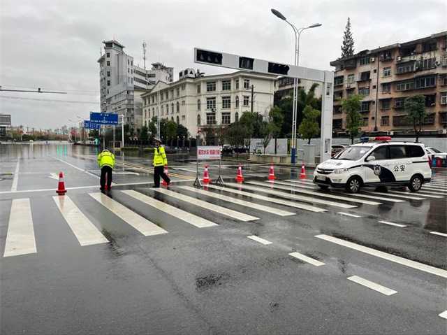 68小時堅守！漢中交警大隊圓滿完成國慶假期道路交通安保任務"