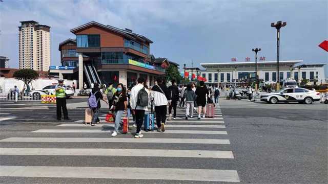 68小時堅守！漢中交警大隊圓滿完成國慶假期道路交通安保任務"