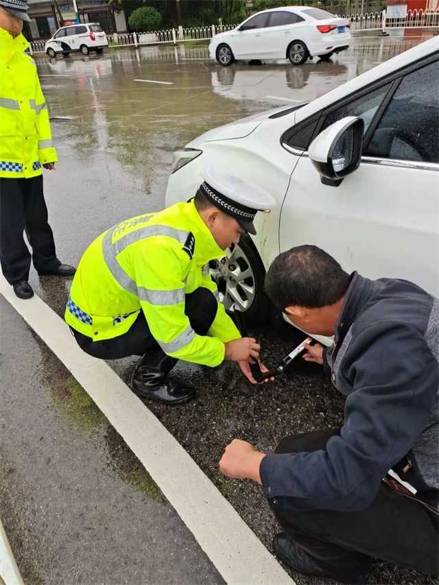68小時堅守！漢中交警大隊圓滿完成國慶假期道路交通安保任務"