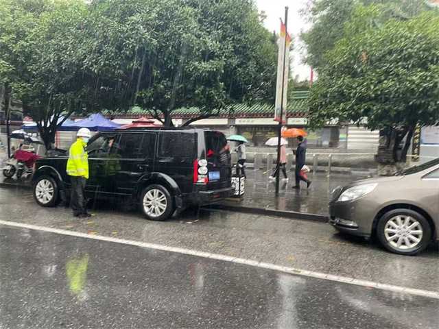 68小時堅守！漢中交警大隊圓滿完成國慶假期道路交通安保任務"