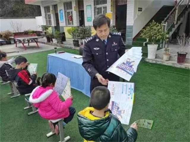 洋縣公安及時(shí)勸阻一起裸聊詐騙，為群眾止損2萬(wàn)元