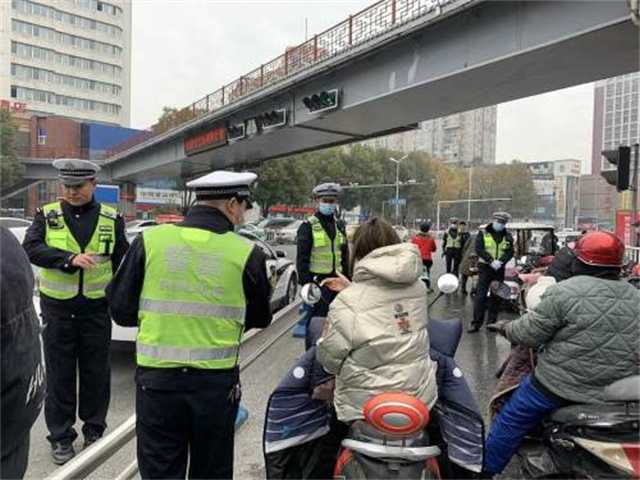 動(dòng)真格！實(shí)施第一天，處罰210人！
