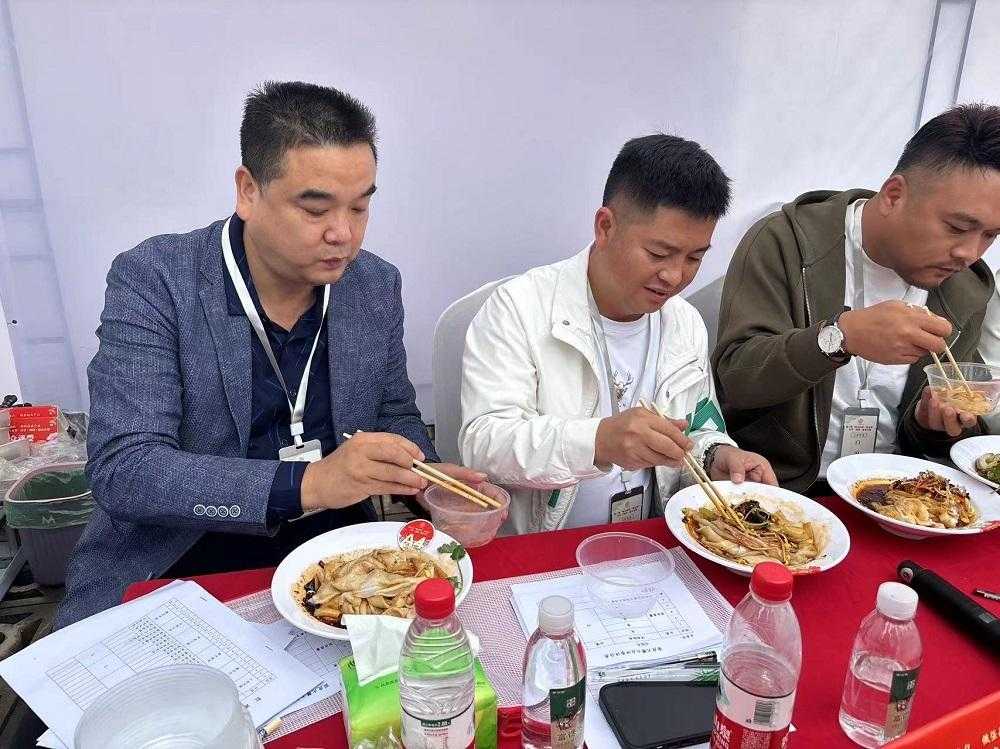第二屆漢中(城固)面皮大賽在上元觀古鎮(zhèn)火熱啟動
